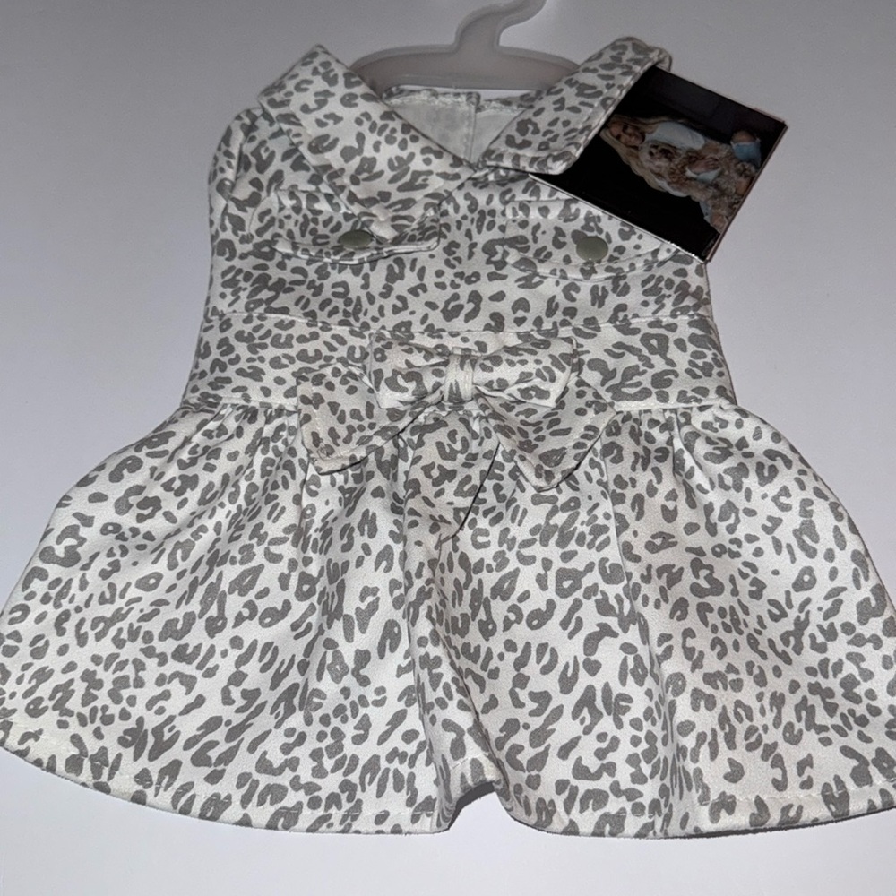 NWT Jessica Simpson Dog Halloween Dress Costume White Gray Cheetah Suede Like XS